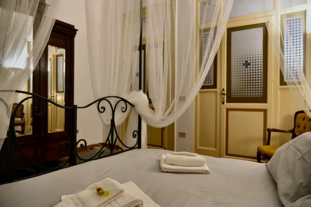 Real Teatro Umberto I Bed & Breakfast Palermo Eksteriør bilde