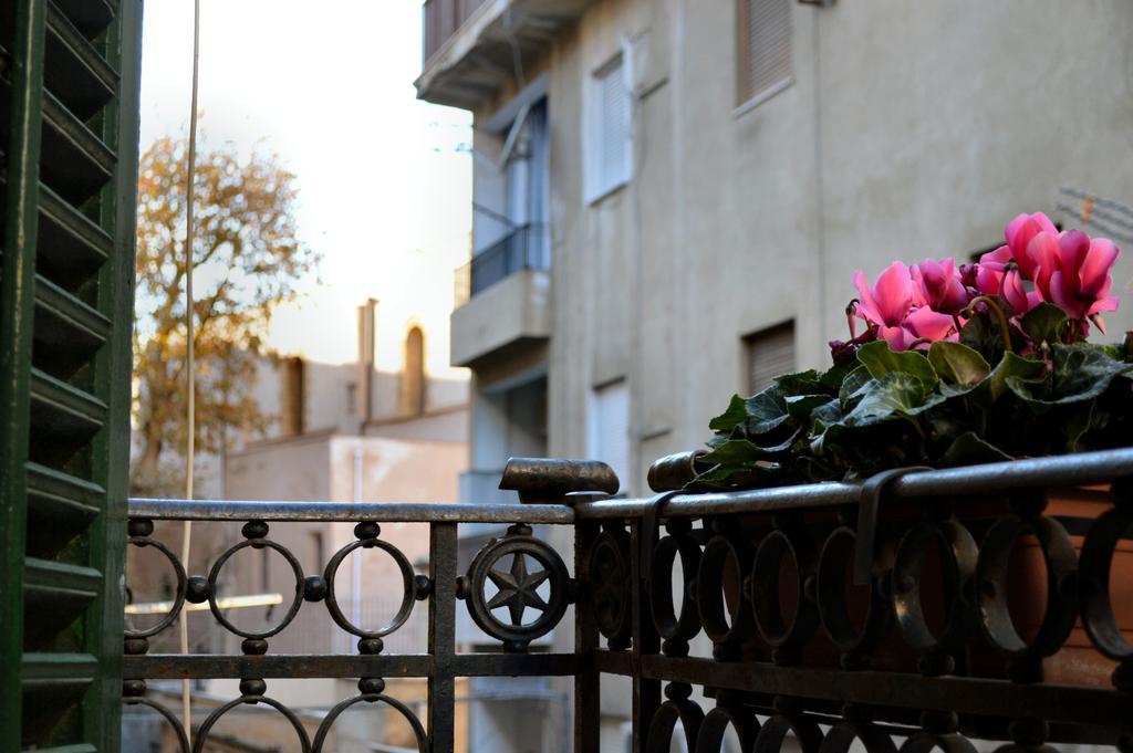 Real Teatro Umberto I Bed & Breakfast Palermo Eksteriør bilde