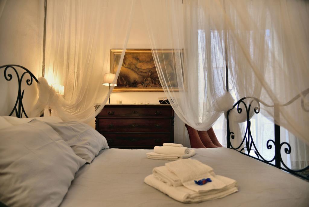 Real Teatro Umberto I Bed & Breakfast Palermo Eksteriør bilde