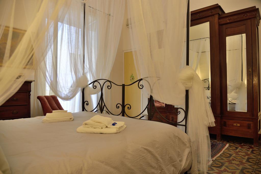 Real Teatro Umberto I Bed & Breakfast Palermo Eksteriør bilde
