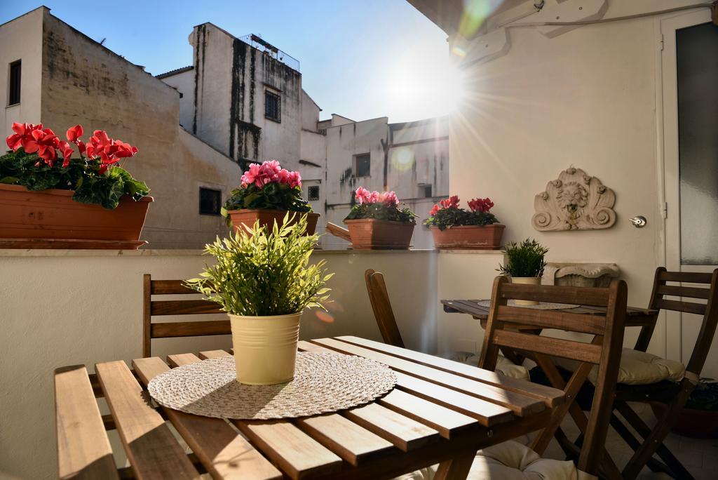 Real Teatro Umberto I Bed & Breakfast Palermo Eksteriør bilde